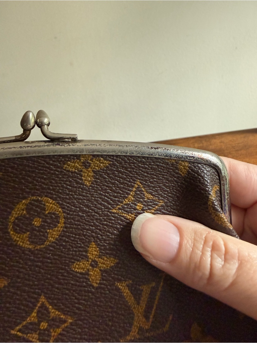 Louis Vuitton Brown Monogram Kiss-Lock Coin Pouch - Picture 5 of 7